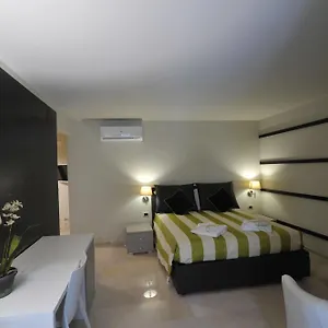 Gatto Bianco House Bed & Breakfast Bari